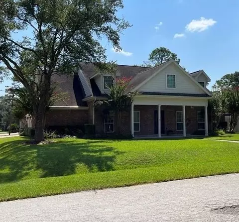 603 Renaldo St, Dickinson, TX 77539