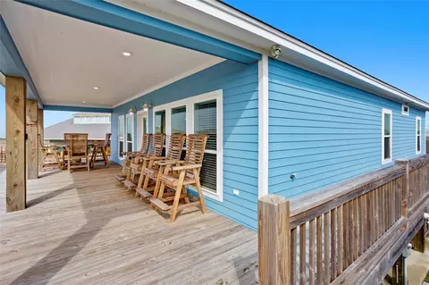 976 Mary Lynn, Crystal Beach, TX 77650