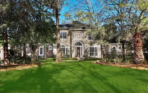 22 W Bracebridge Cir, The Woodlands, TX 77382