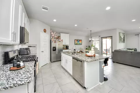 Kitchen - 3515 Windham Way, Katy, TX 77494 photo 2 of 2