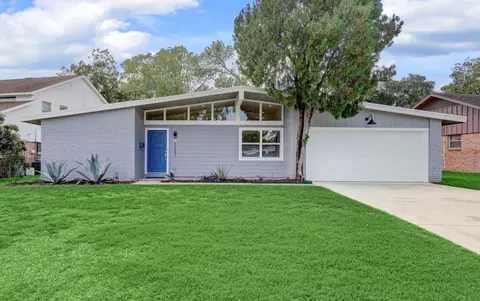 5207 Benning Dr, Houston, TX 77035