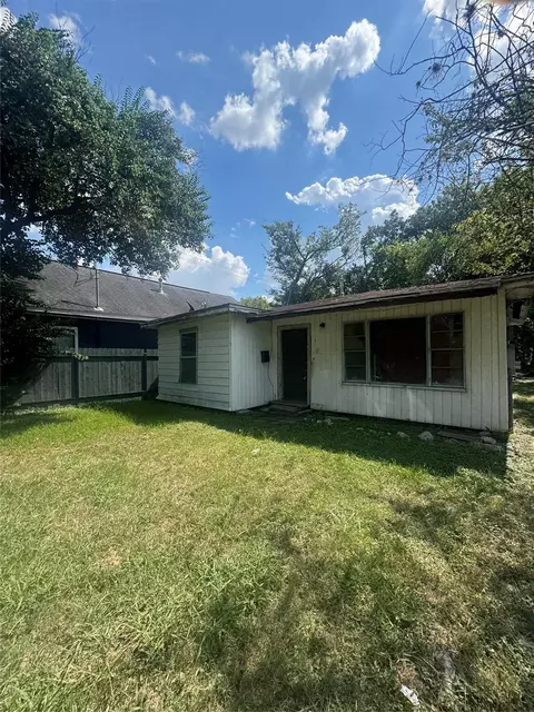 3018 Cactus St, Houston, TX 77026