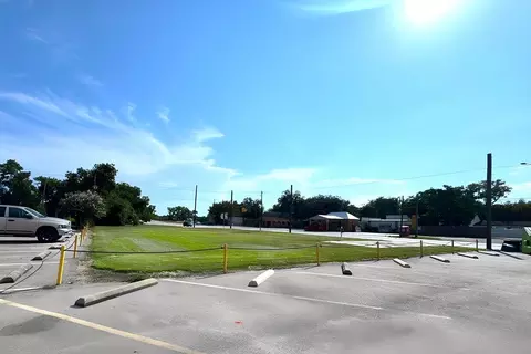 145 S Richmond Rd, Wharton, TX 77488