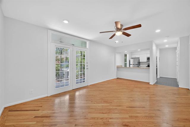 3300 Yorktown St #16, Houston, TX 77056