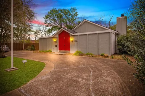 2111 N Galveston Ave, Pearland, TX 77581