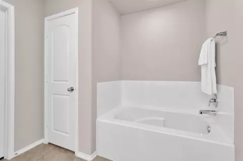 Bath - 5206 Pointe Spring Xing, Spring, TX 77389 photo 2 of 3