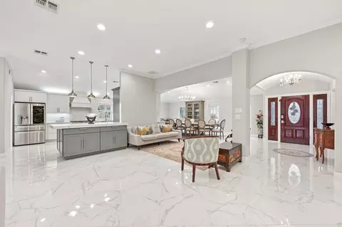 106 Mignon Ln, Houston, TX 77024