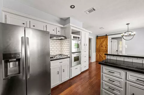 Kitchen - 514 Pine Walk Trl, Spring, TX 77388 photo 2 of 5