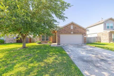 3818 Hunters Trl, Baytown, TX 77521