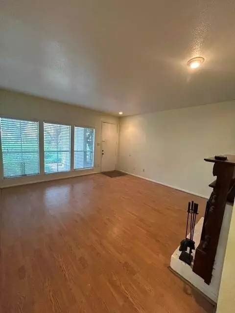 2100 Tanglewilde St #529, Houston, TX 77063