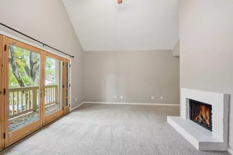 2100 Tanglewilde St #642, Houston, TX 77063