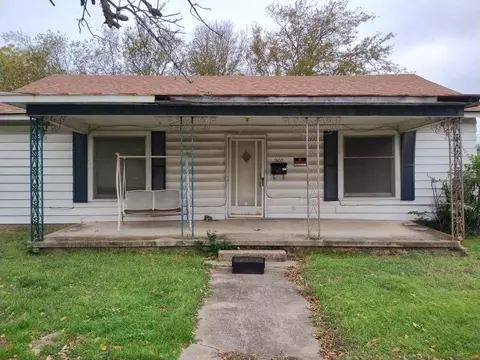 1302 S 23rd St, Temple, TX 76504