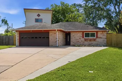 519 Orleans St, League City, TX 77573