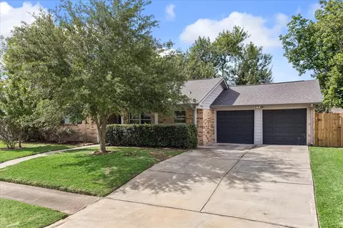 5811 Spruce Forest Dr, Houston, TX 77092