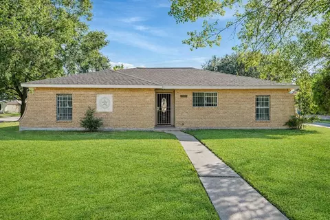 11503 High Star Dr, Houston, TX 77072