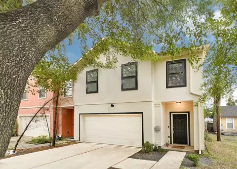 2905 Baer St #6, Houston, TX 77020