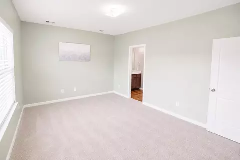 Bedroom - 9427 Ruby Mist Dr, Rosharon, TX 77583 photo 2 of 9