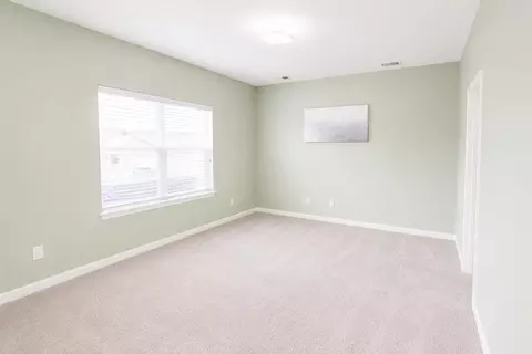 Bedroom - 9427 Ruby Mist Dr, Rosharon, TX 77583 photo 3 of 9