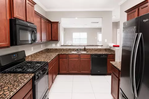 Kitchen - 9427 Ruby Mist Dr, Rosharon, TX 77583 photo 3 of 3