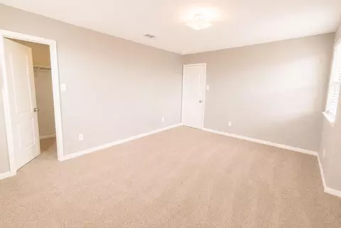 Bedroom - 9427 Ruby Mist Dr, Rosharon, TX 77583 photo 6 of 9