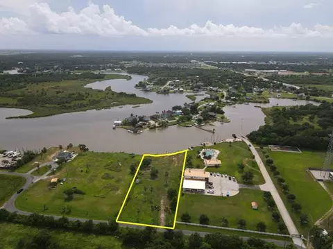 11501 Wincrest, Dickinson, TX 77539