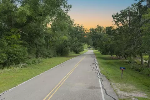 214 County Road 875, West Columbia, TX 77486