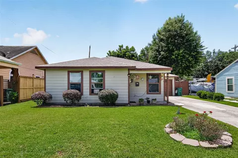 2402 Raymond St, Pasadena, TX 77506