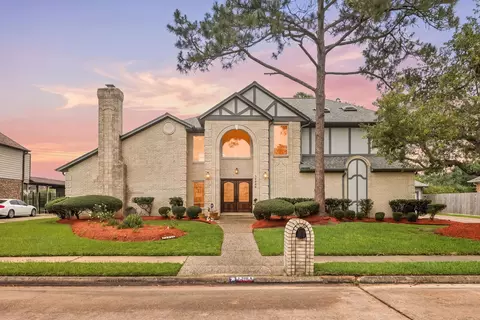 15806 Brook Forest Dr, Houston, TX 77059