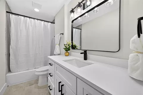 Bath - 1019 Park Meadow Dr, Katy, TX 77450 photo 1 of 5