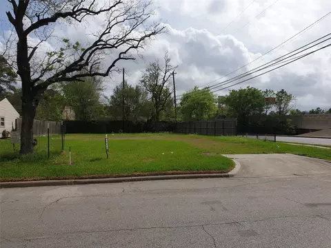 4629 Maple St, Bellaire, TX 77401