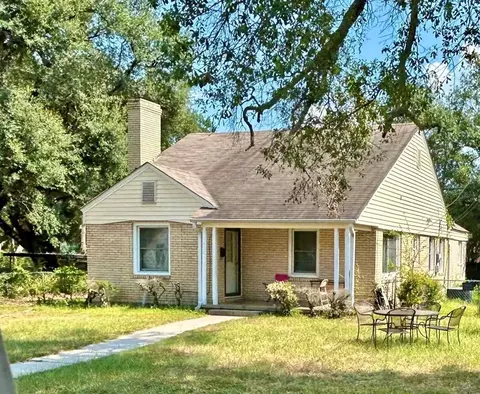 148 E Menefee St, Lufkin, TX 75901 photo 1
