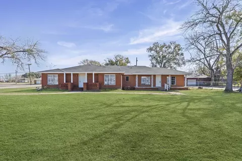 1106 5th St, Hempstead, TX 77445