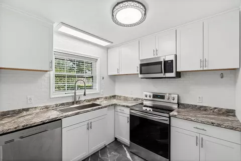 7900 Westheimer Rd #121, Houston, TX 77063
