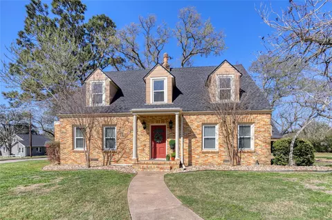 252 S Bell St, Bellville, TX 77418