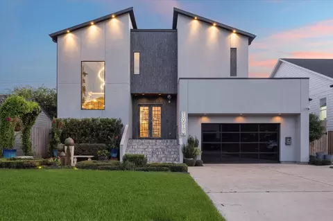 1913 Du Barry Ln, Houston, TX 77018