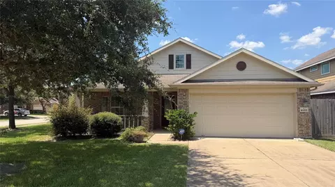 10015 Lynnwood Dr, Baytown, TX 77521