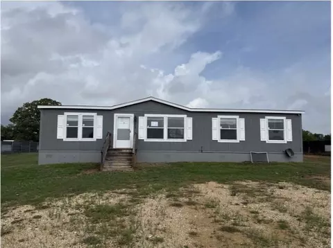 221 Casen St, Dale, TX 78616
