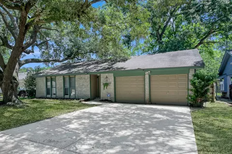 19614 Leaning Timbers Dr, Humble, TX 77346