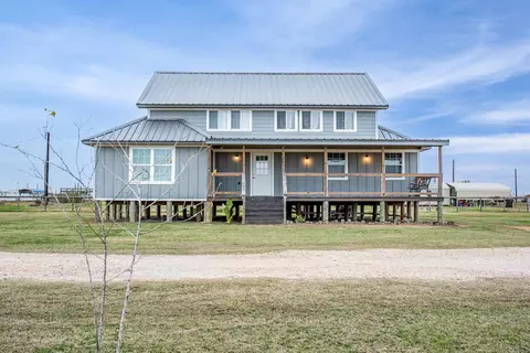 165 Sea Urchin Ln, Palacios, TX 77465
