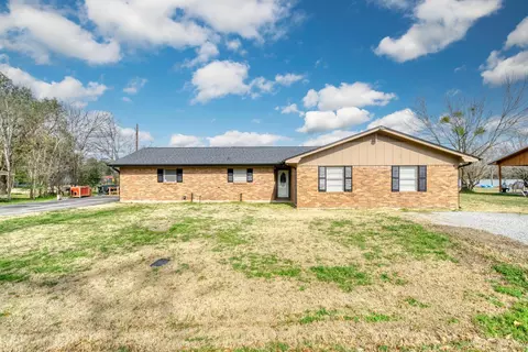 102 W Marietta St, Madisonville, TX 77864