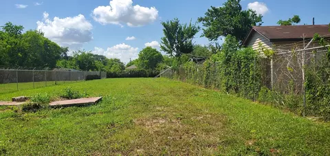 5410 Phillips St, Texas City, TX 77591