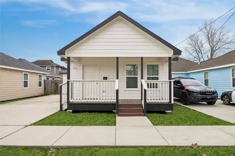 3342 Simmons St, Houston, TX 77004