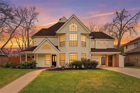 1627 N Hearthside Dr, Richmond, TX 77406