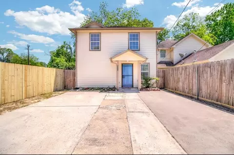 6634 Tuskegee St, Houston, TX 77091