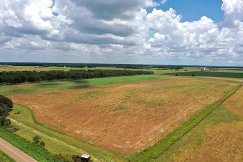 2523 S Cr 267, Eagle Lake, TX 77434