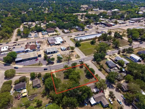 406 E Phillips St, Conroe, TX 77301 photo 7