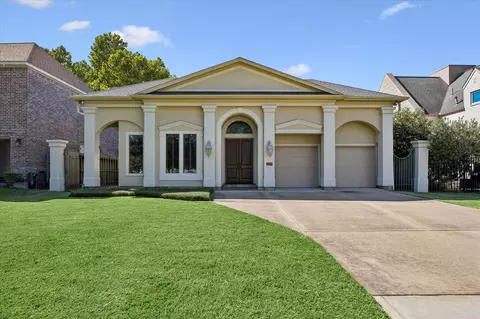1017 Mulberry Ln, Bellaire, TX 77401