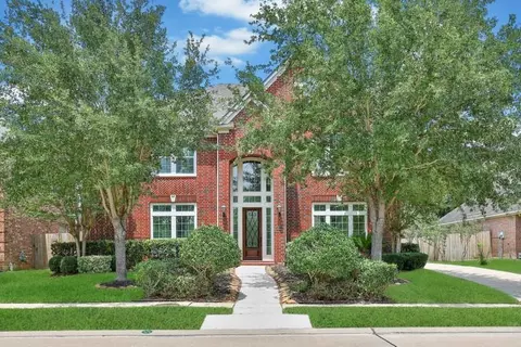 6811 Colonade Trl, Sugar Land, TX 77479