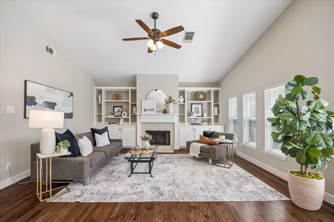 5202 Cornish St, Houston, TX 77007