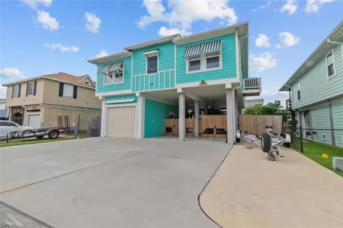 1003 Redfish St, Bayou Vista, TX 77563